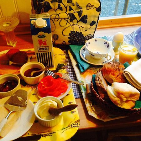 ناكا Stockholm B&B Cottage الغرفة الصورة