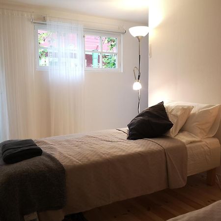 ناكا Stockholm B&B Cottage المظهر الخارجي الصورة