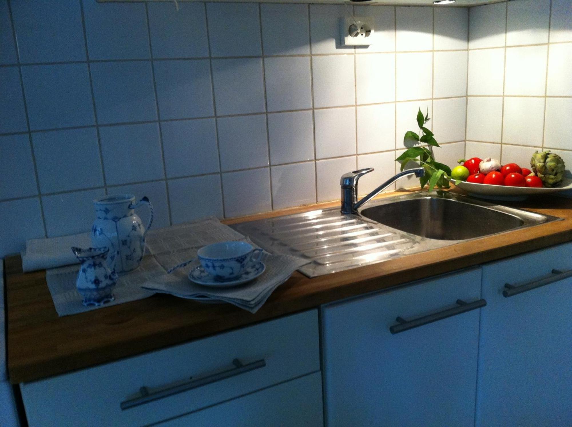 ناكا Stockholm B&B Cottage الغرفة الصورة