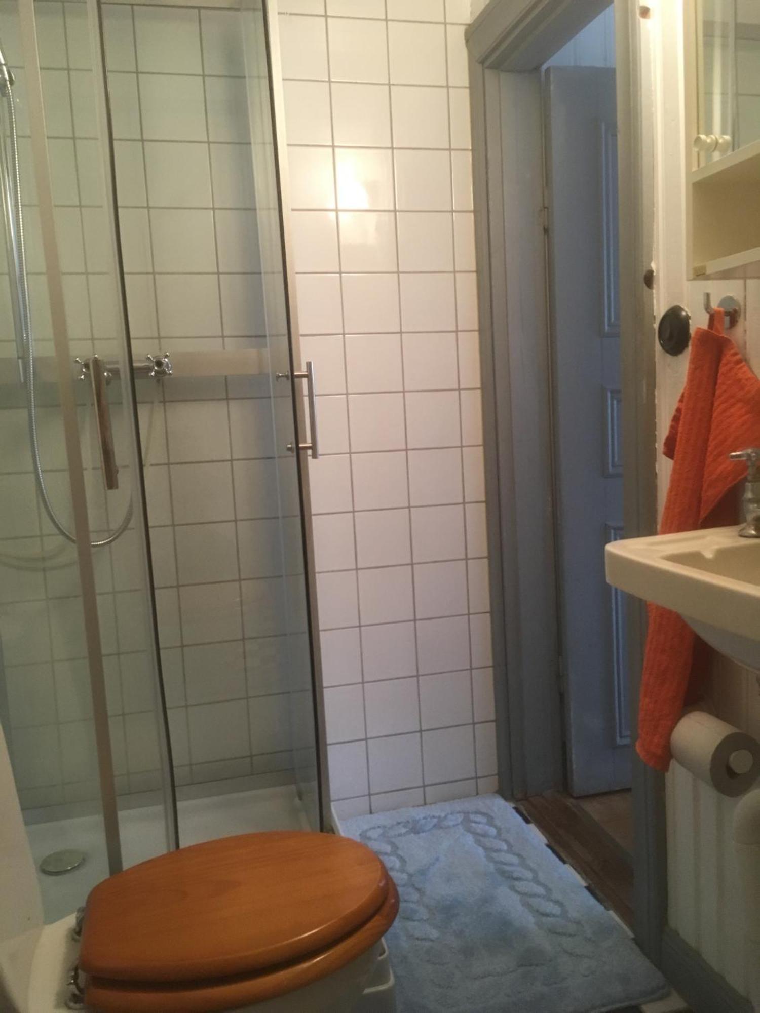 ناكا Stockholm B&B Cottage الغرفة الصورة