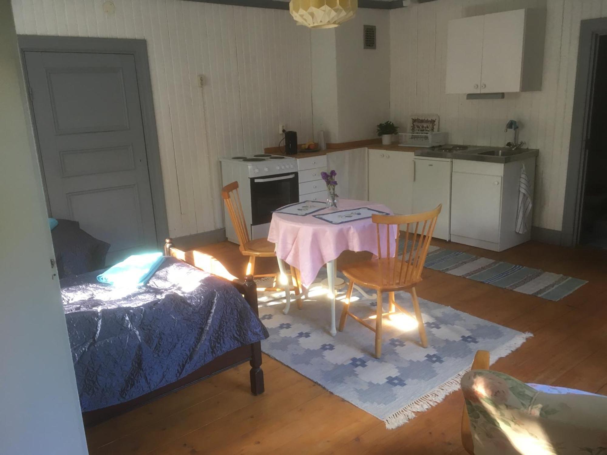 ناكا Stockholm B&B Cottage الغرفة الصورة