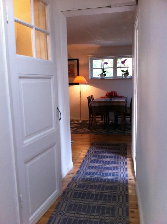 ناكا Stockholm B&B Cottage الغرفة الصورة