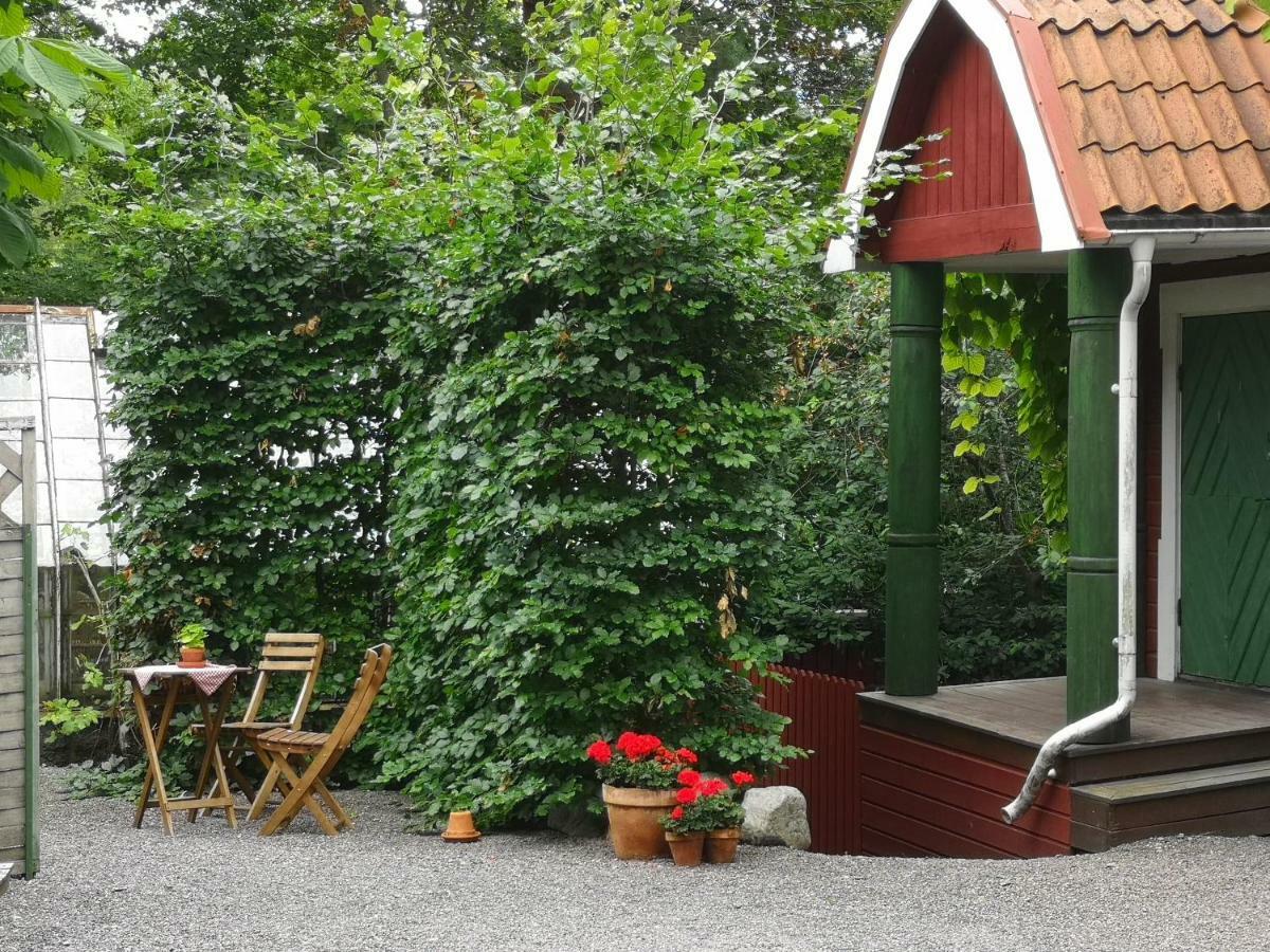 ناكا Stockholm B&B Cottage المظهر الخارجي الصورة