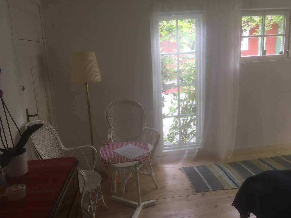 ناكا Stockholm B&B Cottage المظهر الخارجي الصورة